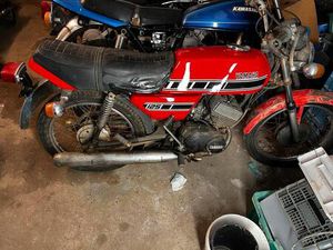 ② YAMAHA 125RD TE RESTOREREN NIEUWE LAK