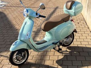 VESPA PRIMAVERA 50 MINT-GRÜN MIT ZUBEHÖR