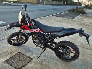 MOTO 50 CC RIEJU