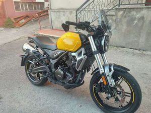 VOGE TROFEO 350 AC GIALLO