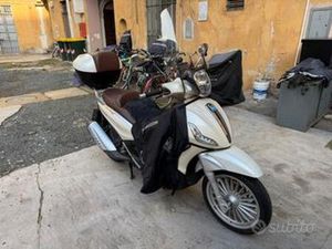 SCOOTER PIAGGIO BEVERLY 300 I.E. ANNO 2013