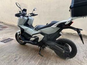MOTO HONDA XADV 750