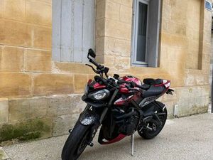 TRIUMPH STREET TRIPLE RS 2025