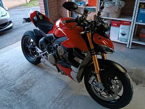 DUCATI STREETFIGHTER V4S