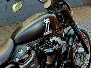 ② HARLEY DAVIDSON NIGHTSTER S