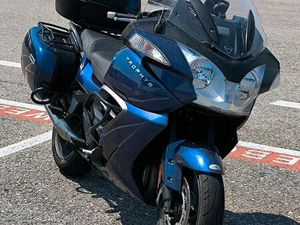 TRIUMPH TROPHY 1215 SE