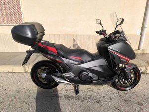 HONDA HONDA INTEGRA 750 - S MOMODESIGN