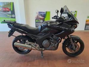 YAMAHA TDM 900 .