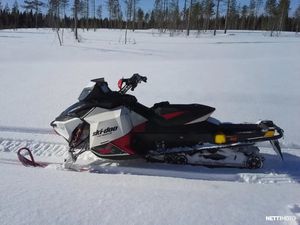 RENEGADE BACKCOUNTRY X E-TEC 6