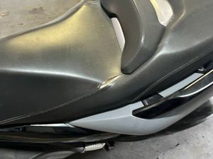 XMAX 300 MOTOR GRIPADO LOURES