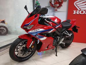 HONDA CBR 650R E-CLUTCH FULL EXTRAS 1.559KMS 6 ANOS GARANTIA