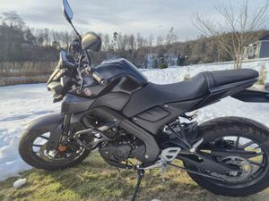 YAMAHA MT125