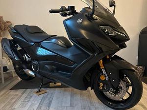YAMAHA T MAX 560 TECH MAX WERKSGARANTIE NEUWERTIG 4TKM