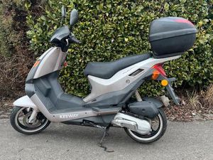 KEEWAY ROLLER 50 CCM 2-TAKT MIT TOPCASE