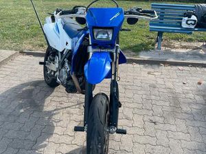SUZUKI DRZ 400 SM (SUPERMOTO)