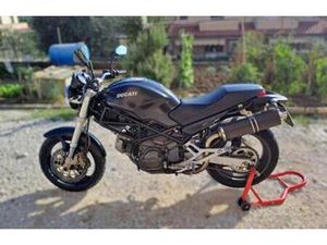 DUCATI MONSTER 600 .