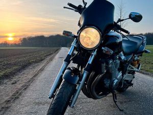 YAMAHA XJR-1300 *INSPEKTION UND REIFEN NEU