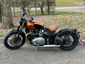 TRIUMPH BONNEVILLE BOBBER