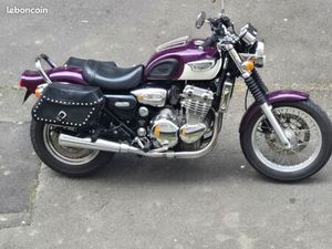 MOTO TRIUMPH AVENTURER