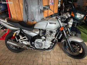 YAMAHA XJR 1300
