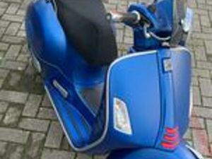 VESPA GTS SUPER SPORT 300