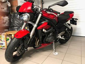 ② MOTO TRIUMPH STREET TRIPLE S