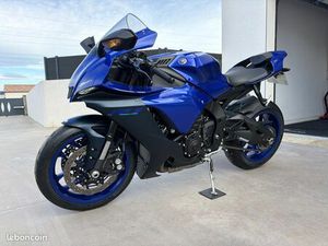 R1 2023 YAMAHA 2400 KM