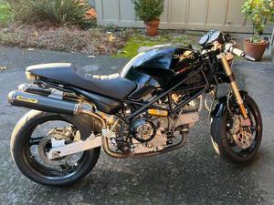 DUCATI 2001 MONSTER M900 I.E.