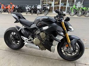 2022 DUCATI STREETFIGHTER V4 S DARK STEALTH