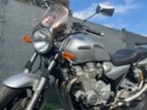 YAMAHA XJR1300