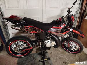 MOTO YAMAHA DTX SUPERMOTARD