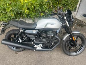 MOTO GUZZI V 7 850 STONE TOP