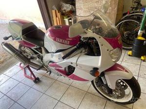 YAMAHA YZF 750 - 1993