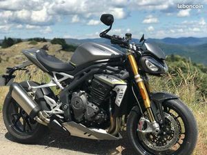 TRIUMPH SPEED TRIPLE 1200 RS