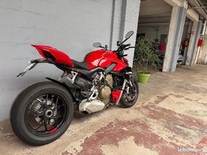 DUCATI STREETFHIGTER