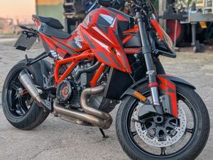 KTM 1290 SUPER DUKE R