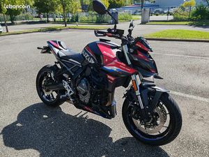 ◊ SUZUKI GSX-8S ÉDITION SERT – JANVIER 2024 – FULL ÉQUIPÉE – GARANTIE JUSQU’EN 2029 ◊