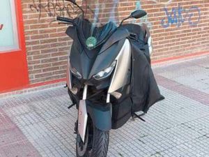 YAMAHA - XMAX 125 ABS