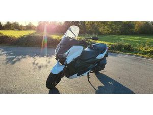 YAMAHA X MAX 400