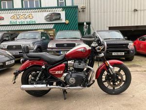 23 ROYAL ENFIELD SUPER METEOR 650 ABS (2900 MLS) CLASSIC MOTORCYCLE (CHOICE OF 2