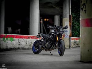 YAMAHA MT-09 - 18