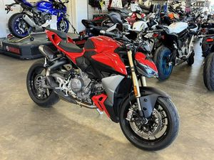 2025 DUCATI STREETFIGHTER V2 DUCATI RED