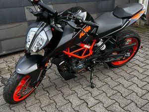 KTM DUKE 125, BJ.: 03/2023, 5983 TKM, TÜV 02/2027