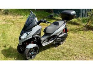 PIAGGIO MP3 300 SPORT HPE MIT TOPCASE-KOFFER SH 46