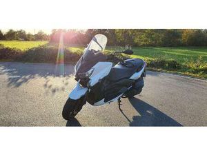 YAMAHA X-MAX 400