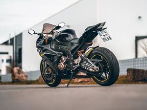 BMW S1000 RR -VIELE NEUTEILE -MOTOMASTER BREMSSCHEIBEN