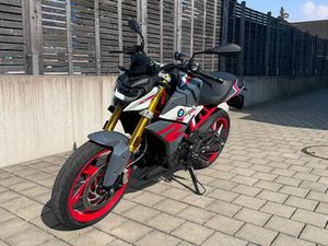 BMW G310R
