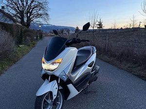 JE VENDS MON SCOOTER YAMAHA NMAX 125