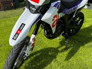 APRILIA SX 125 SUPER MOTO PETROL MANUAL EURO 5 (15 PS) 124 CC