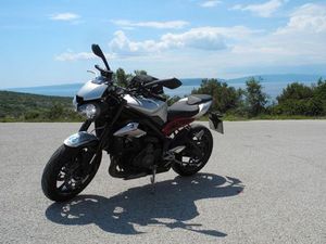 TRIUMPH STREET TRIPLE 765 R LOW
